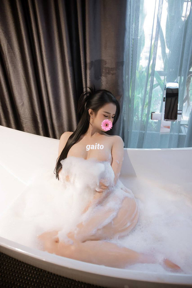 re-up-vy-anh-thieu-nu-sexy-ngot-ngao-dang-xinh-nguc-dep-3409257-original.jpg