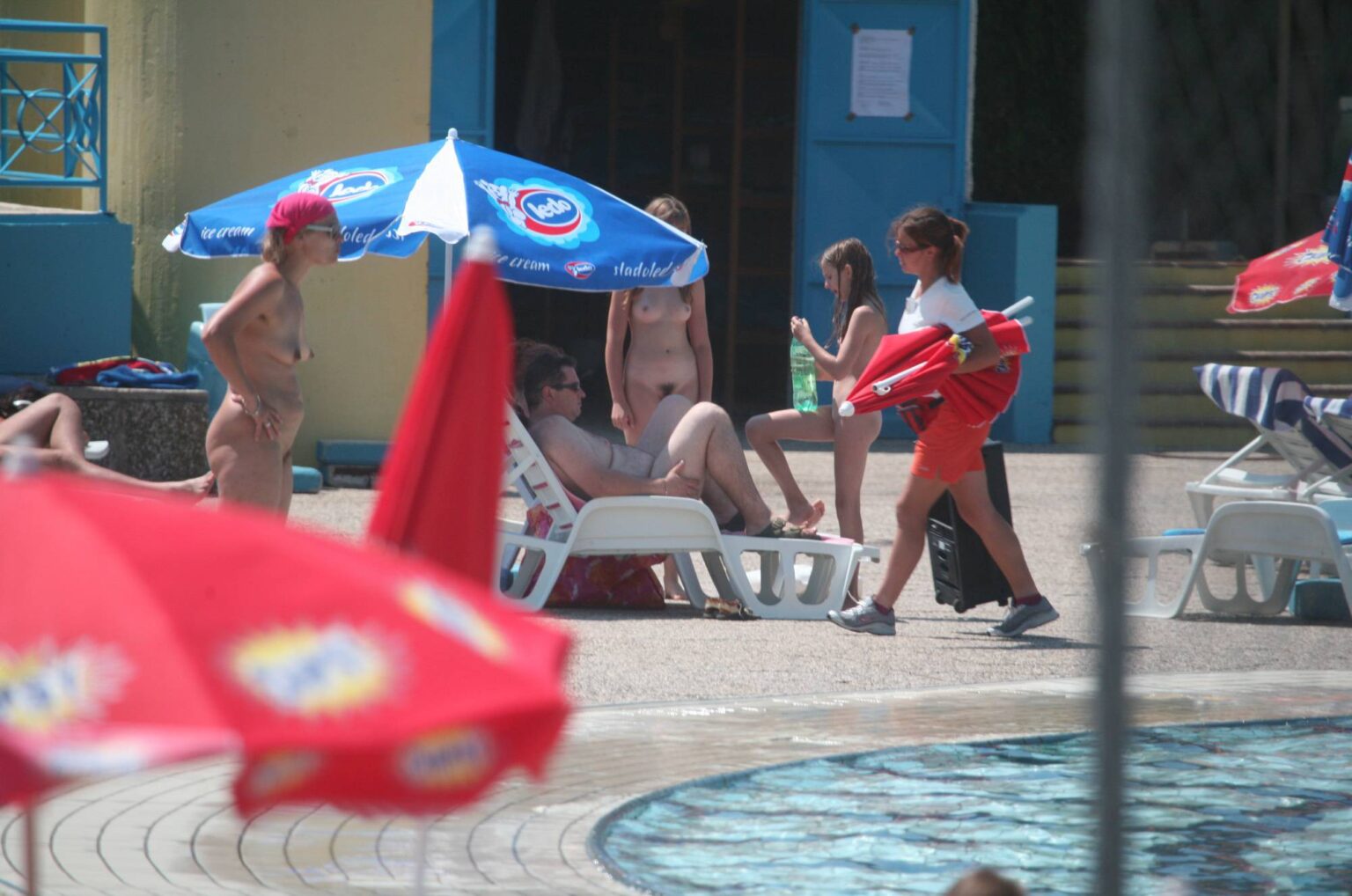Avilia-FKK-Naturist-Pool-Purenudism-Pics-2-1536x1018.jpg